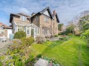 6 Bedroom Detached House