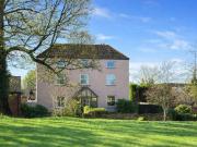 6 Bedroom Detached House