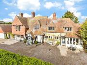 6 Bedroom Detached House