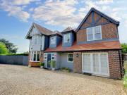 6 Bedroom Detached House