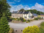 6 Bedroom Detached House