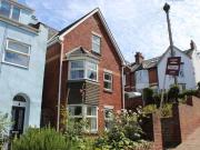 6 Bedroom Detached House