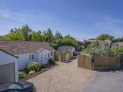 6 Bedroom Detached House
