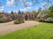 6 Bedroom Detached House