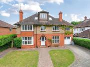 6 Bedroom Detached House