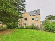 6 Bedroom Detached House