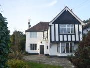 6 bedroom detached house for rent in Barnfield Wood...