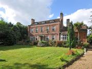 6 bedroom detached house for rent in London Road,...