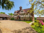 6 bedroom detached house for sale