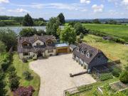 6 bedroom detached house for sale