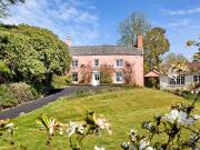 6 bedroom detached house for sale