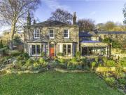 6 bedroom detached house for sale