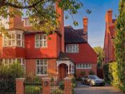 6 bedroom detached house for sale