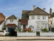 6 bedroom detached house for sale