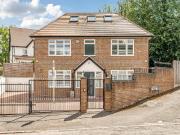 6 bedroom detached house for sale