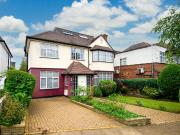 6 bedroom detached house for sale