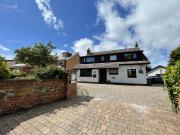 6 bedroom detached house for sale