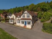 6 bedroom detached house for sale