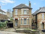 6 bedroom detached house for sale