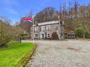 6 bedroom detached house for sale