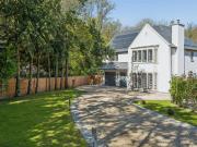 6 bedroom detached house for sale
