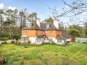 6 bedroom detached house for sale