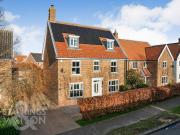 6 bedroom detached house for sale