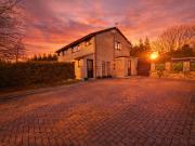 6 bedroom detached house for sale