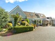 6 bedroom detached house for sale