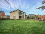 6 bedroom detached house for sale