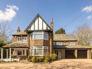 6 bedroom detached house for sale