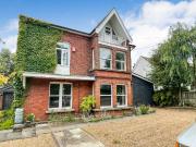 6 bedroom detached house for sale
