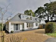 6 bedroom detached house for sale