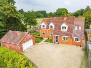 6 bedroom detached house for sale