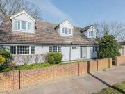 6 bedroom detached house for sale
