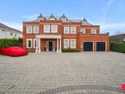 6 bedroom detached house for sale