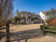 6 bedroom detached house for sale