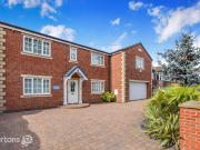 6 bedroom detached house for sale