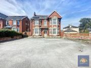 6 bedroom detached house for sale