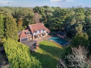 6 bedroom detached house for sale