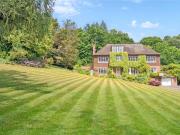 6 bedroom detached house for sale