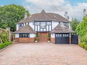 6 bedroom detached house for sale