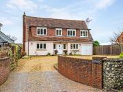 6 bedroom detached house for sale