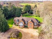 6 bedroom detached house for sale