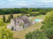 6 bedroom detached house for sale