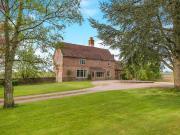 6 bedroom detached house for sale
