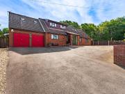 6 bedroom detached house for sale