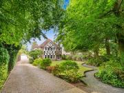 6 bedroom detached house for sale