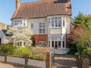 6 bedroom detached house for sale