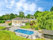 6 bedroom detached house for sale